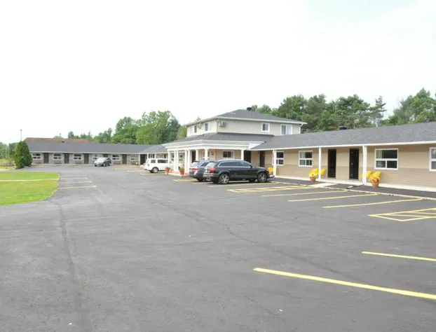 Colonial House Motor Inn hotel detail image 1