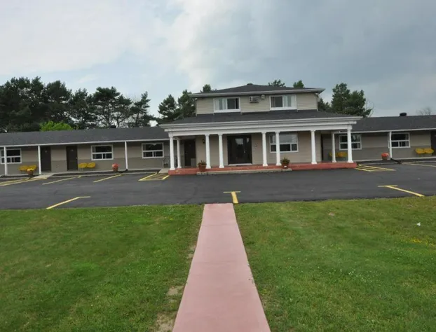 Colonial House Motor Inn hotel detail image 2