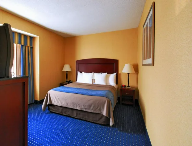 Comfort Inn & Suites North East hotel detail image 2