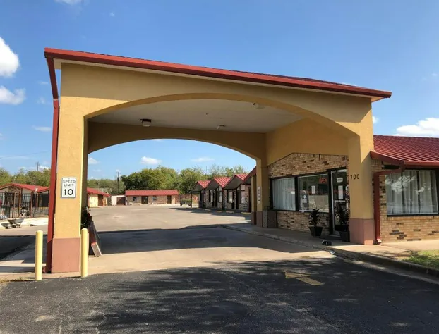 Kings Inn Mexia hotel detail image 1