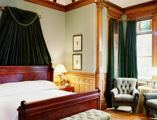Wentworth Mansion hotel detail image 3