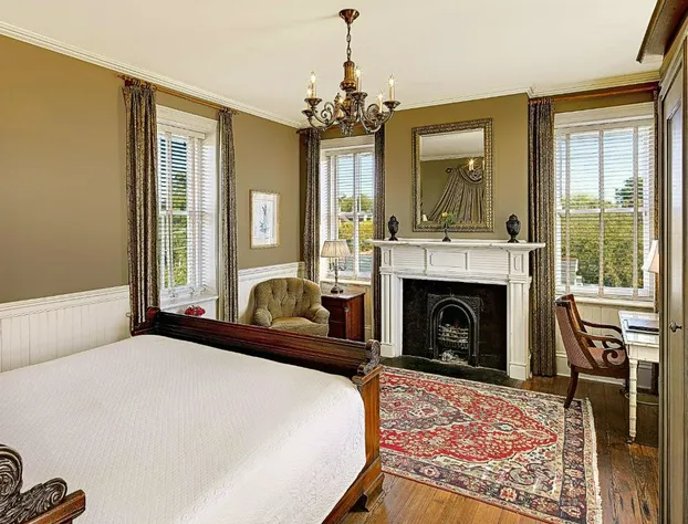 Wentworth Mansion hotel detail image 4