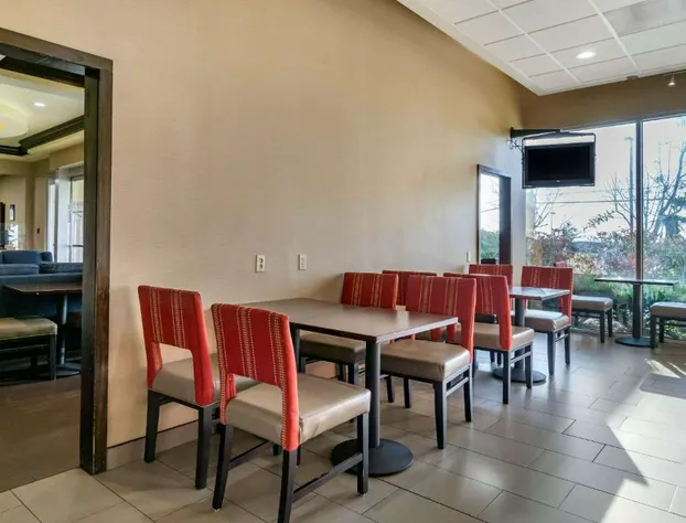 Comfort Inn & Suites Seattle North hotel detail image 4