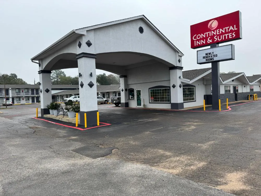 Continental Inn & Suites Nacogdoches TX / SFA University/Downtown hotel hero