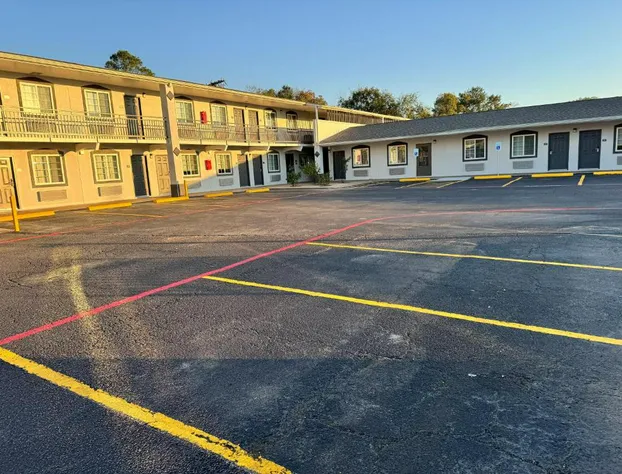 Continental Inn & Suites Nacogdoches TX / SFA University/Downtown hotel detail image 3