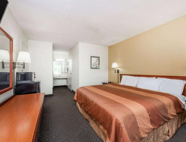 Days Inn by Wyndham Fort Payne hotel detail image 3