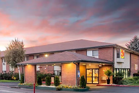 Super 8 by Wyndham Provo BYU Orem hotel detail image 2