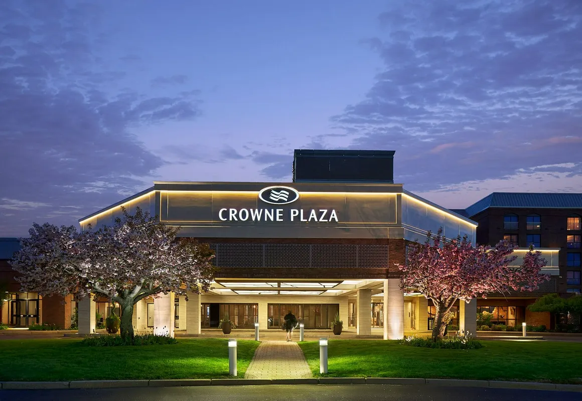 Crowne Plaza Providence-Warwick Airport by IHG hotel hero