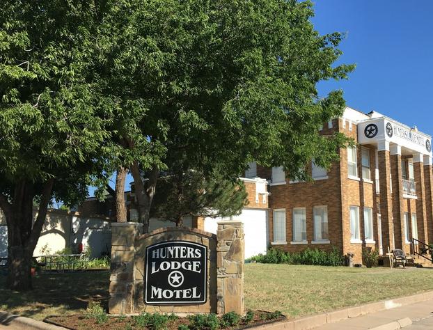 Hunters Lodge Motel hotel detail image 1