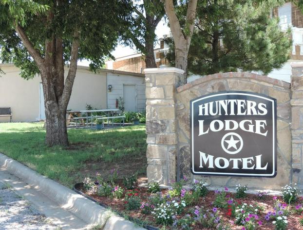 Hunters Lodge Motel hotel detail image 2