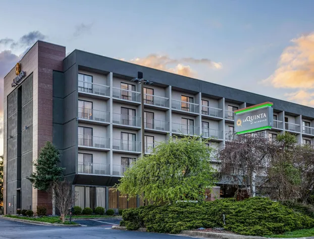 La Quinta Inn & Suites by Wyndham Kingsport TriCities hotel detail image 2