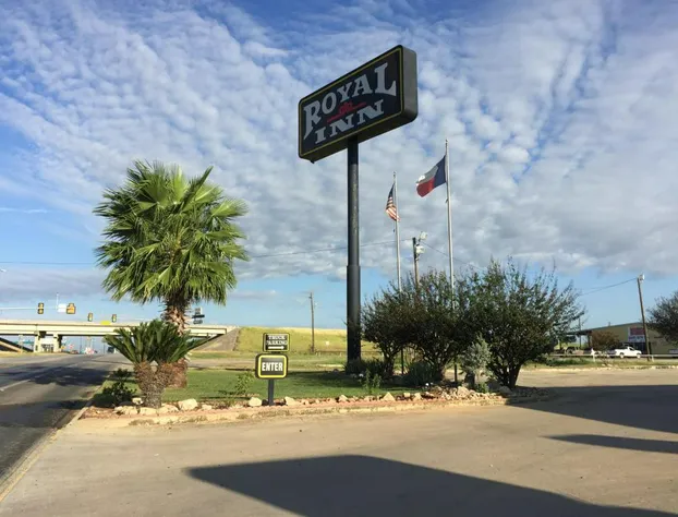 Royal Inn Pearsall hotel detail image 4