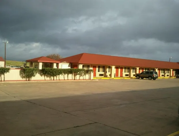 Royal Inn Pearsall hotel detail image 3