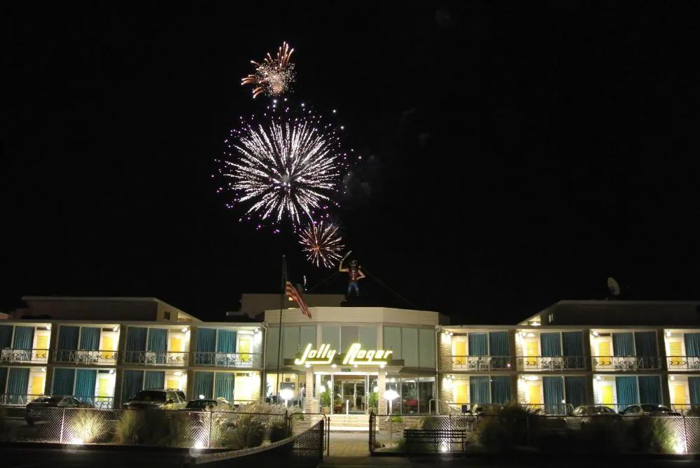 Jolly Roger Motel hotel hero