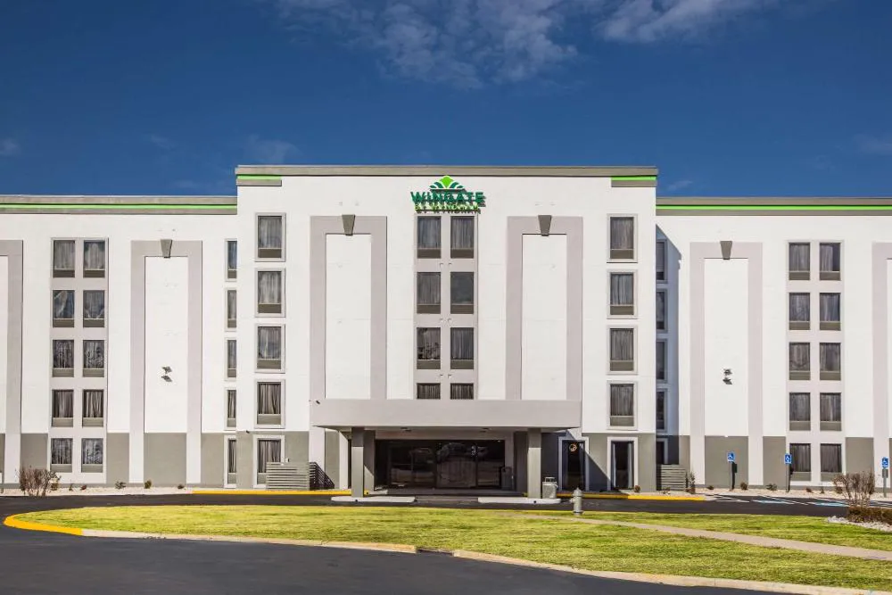 Wingate by Wyndham Louisville Fair and Expo hotel hero
