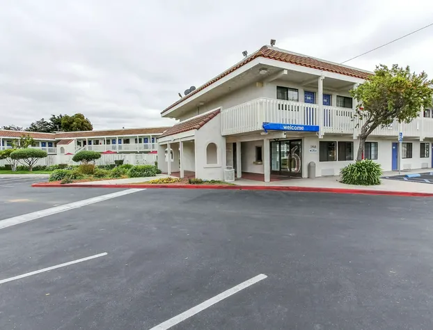 Motel 6 Salinas, CA - North Monterey Area hotel detail image 1