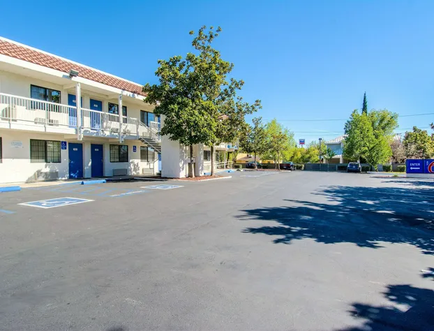 Motel 6 Redding, CA - South hotel detail image 4