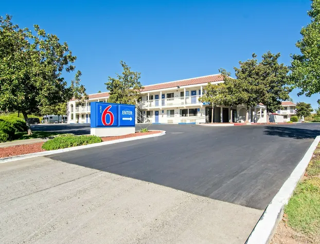 Motel 6 Redding, CA - South hotel detail image 1