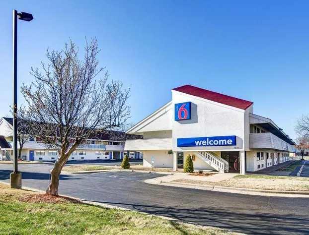 Motel 6 Springfield, MO - North hotel detail image 3