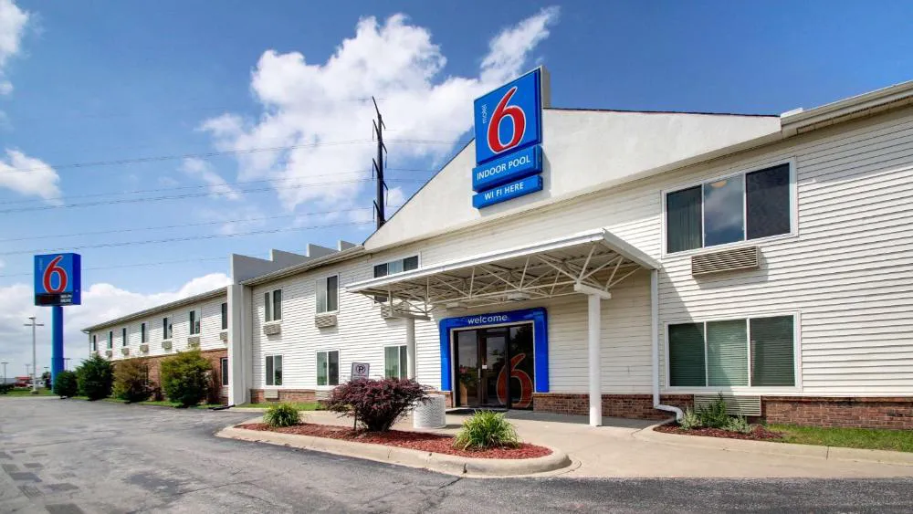 Motel 6 Altoona, IA - Des Moines East hotel hero