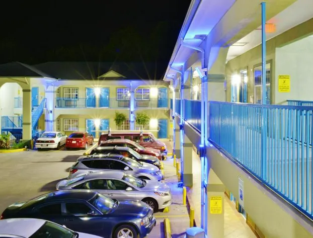 Scottish Inns and Suites Alvin hotel detail image 3