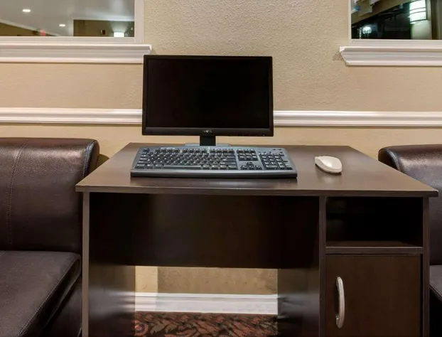 Super 8 by Wyndham Richardson Dallas hotel detail image 1