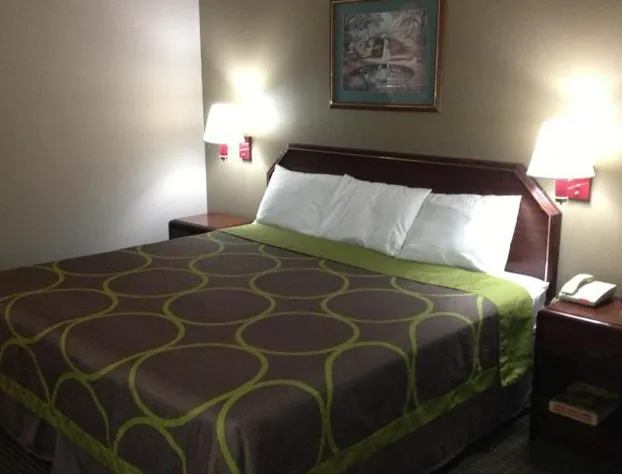 Super 8 by Wyndham Richardson Dallas hotel detail image 3