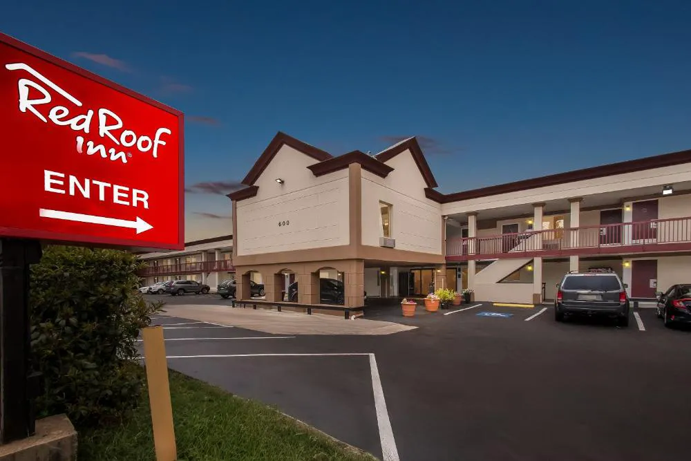 Red Roof Inn Washington, DC hotel hero