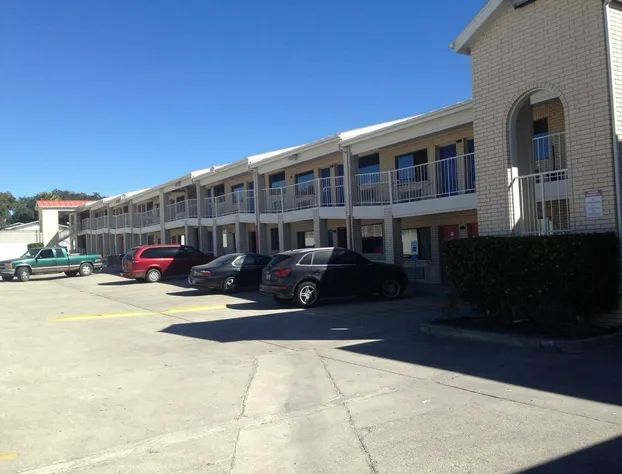 Motel 6 San Antonio, TX - Fiesta Trails hotel detail image 2