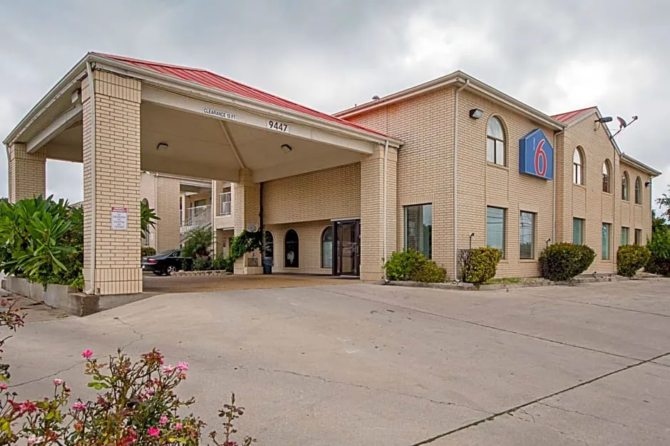 Motel 6 San Antonio, TX - Fiesta Trails hotel hero