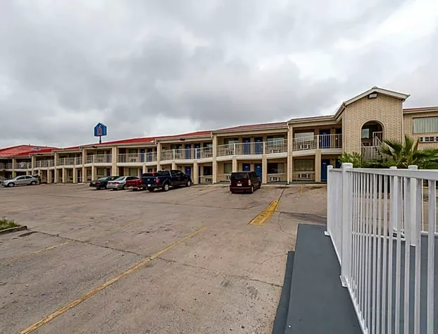 Motel 6 San Antonio, TX - Fiesta Trails hotel detail image 1