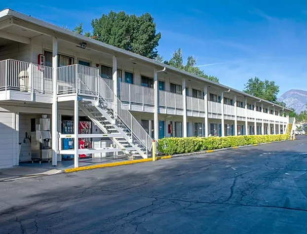 Motel 6 Bishop, CA hotel detail image 1