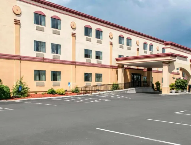 Econo Lodge Carlisle Central hotel detail image 1