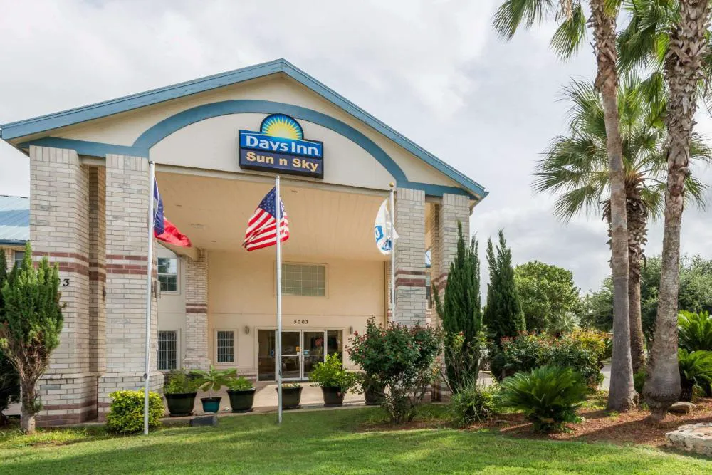Days Inn by Wyndham San Antonio Southeast/Frost Bank Center hotel hero