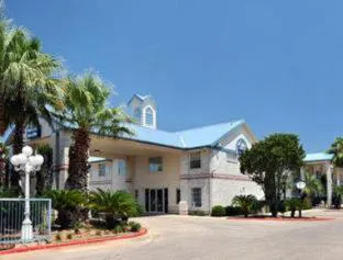 Days Inn by Wyndham San Antonio Southeast/Frost Bank Center hotel detail image 1