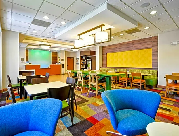 Fairfield Inn & Suites by Marriott Atlanta Vinings/Galleria hotel detail image 3