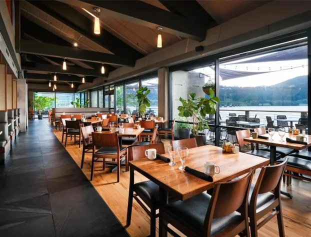 Best Western Plus Hood River Inn hotel detail image 2