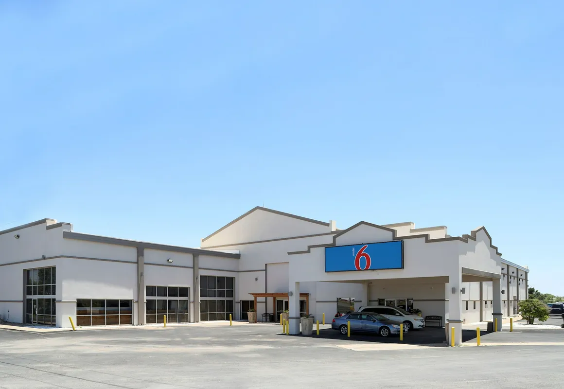 Motel 6 Snyder, TX hotel hero