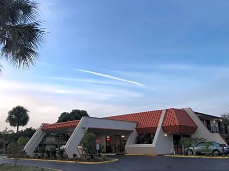 Enterprise Motel hotel hero