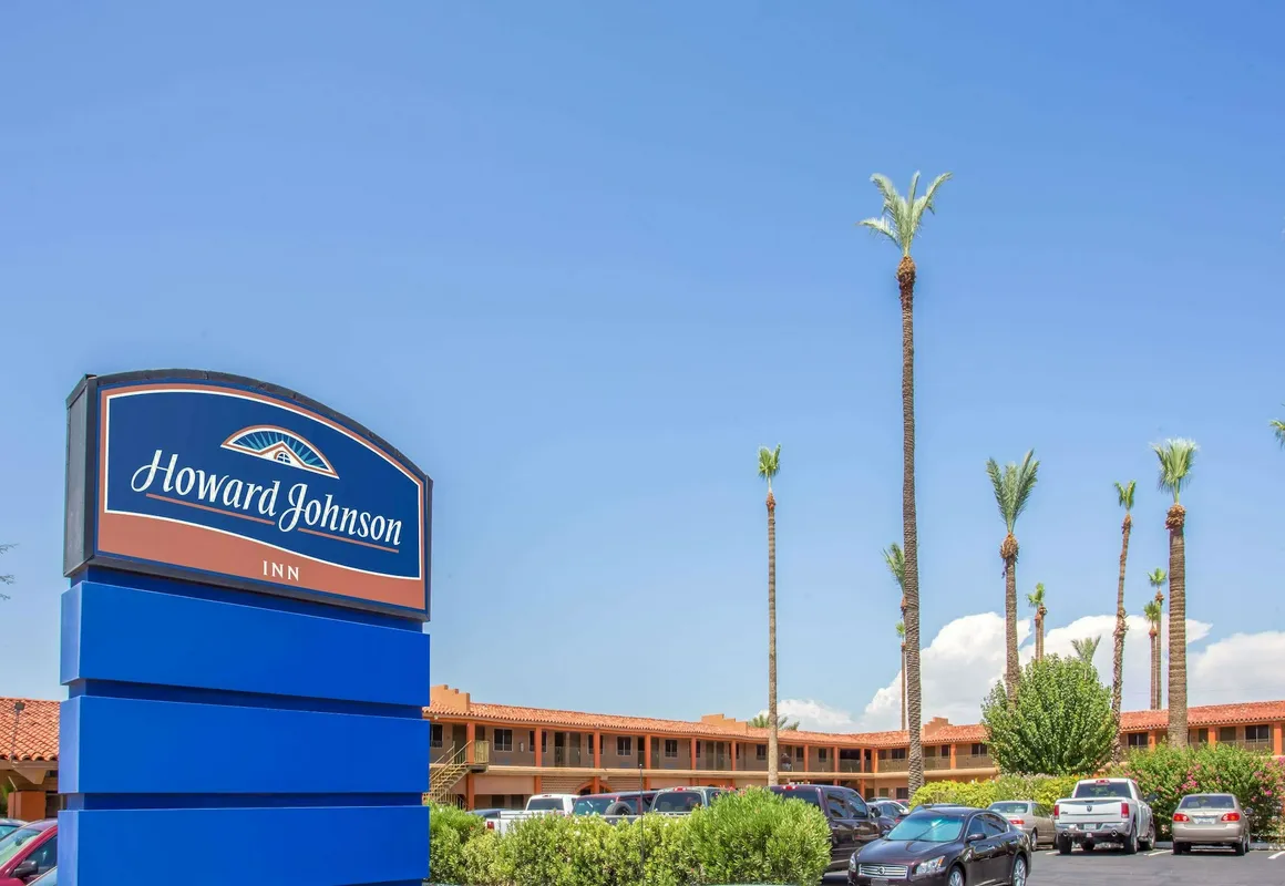 Howard Johnson by Wyndham Phoenix Airport/Downtown Area hotel hero