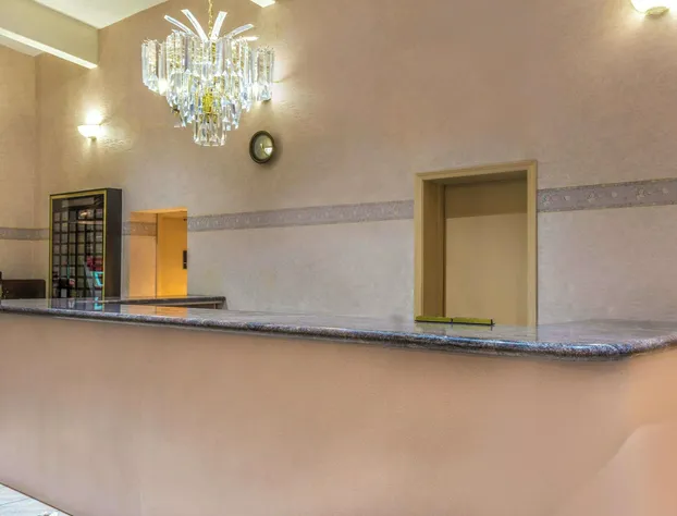 Howard Johnson by Wyndham Phoenix Airport/Downtown Area hotel detail image 1