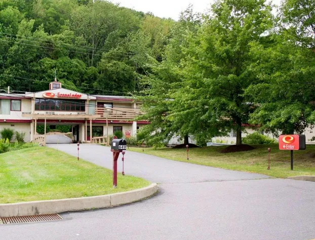 Econo Lodge Clarks Summit - Scranton hotel detail image 3