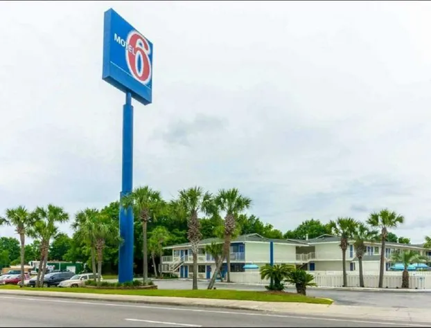 Motel 6 Pensacola, FL - Airport West hotel detail image 1