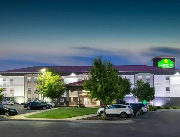 La Quinta Inn & Suites by Wyndham Blue Springs hotel detail image 2