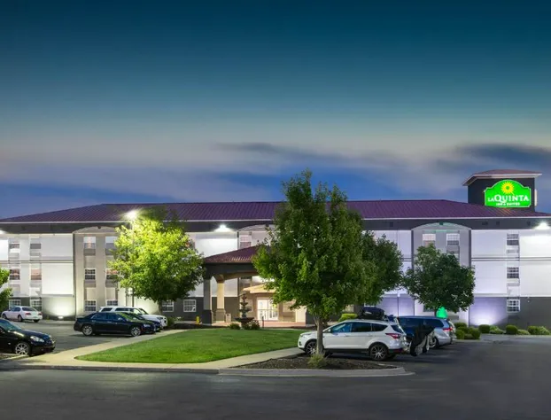 La Quinta Inn & Suites by Wyndham Blue Springs hotel detail image 1