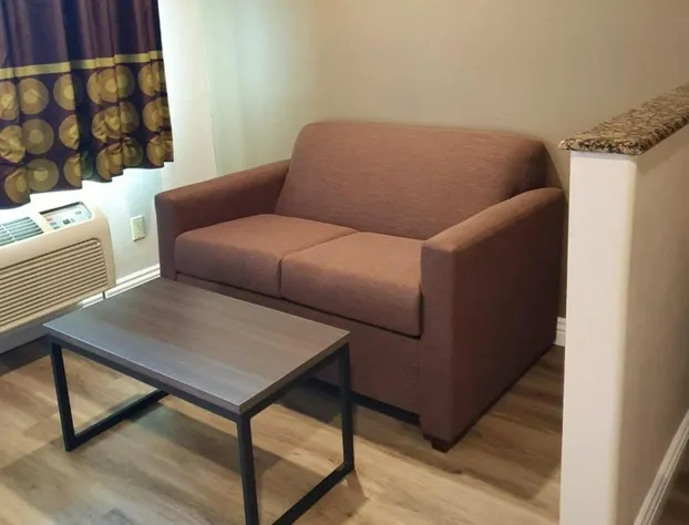 Super 8 by Wyndham Cypress Buena Park Area hotel detail image 4