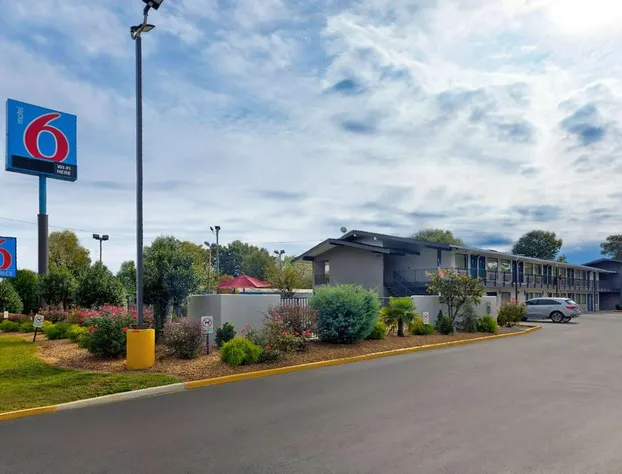 Motel 6 Columbus, GA hotel detail image 2