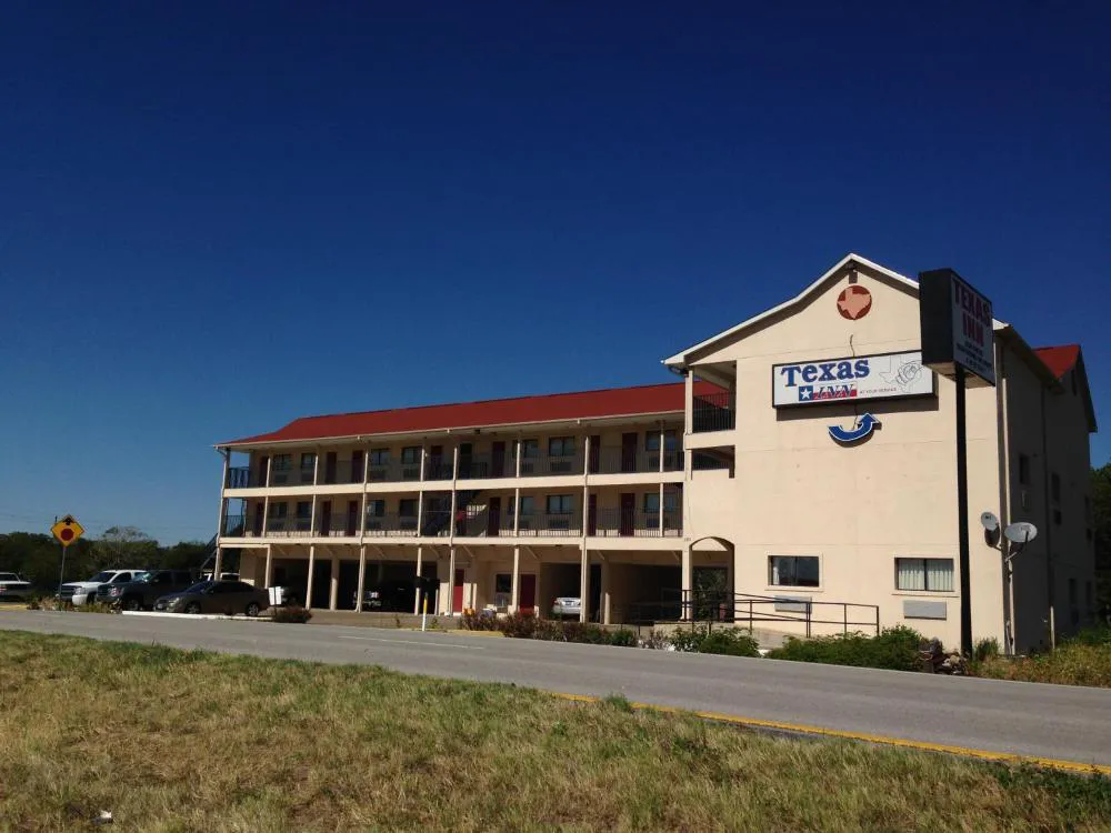 Texas Inn hotel hero