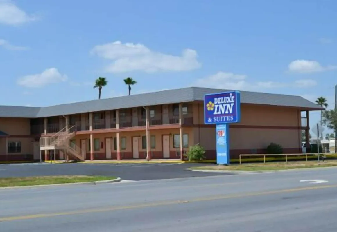 Deluxe Inn and Suites Weslaco hotel hero