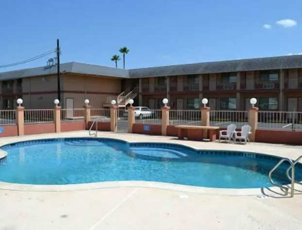 Deluxe Inn and Suites Weslaco hotel detail image 4